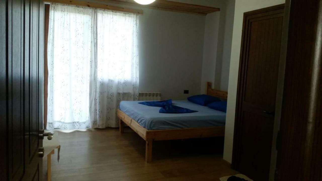 Bujtina E Tomorrit Hotel Ujanik Eksteriør billede