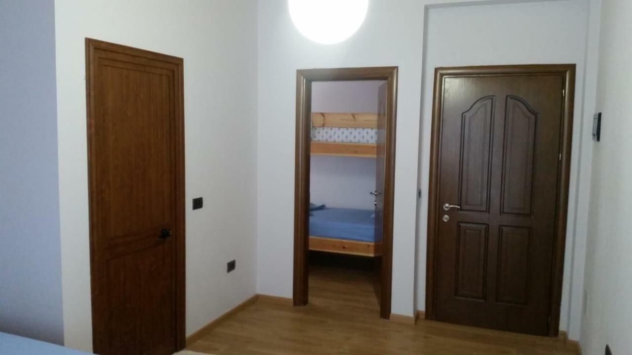 Bujtina E Tomorrit Hotel Ujanik Eksteriør billede