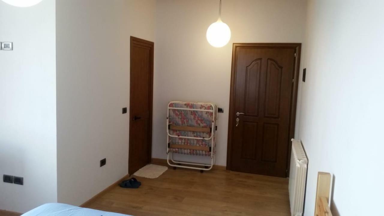 Bujtina E Tomorrit Hotel Ujanik Eksteriør billede