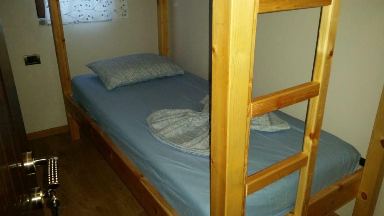 Bujtina E Tomorrit Hotel Ujanik Eksteriør billede