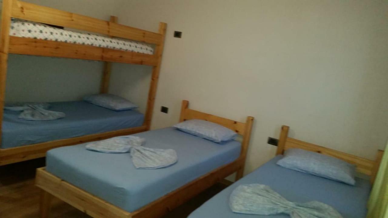 Bujtina E Tomorrit Hotel Ujanik Eksteriør billede