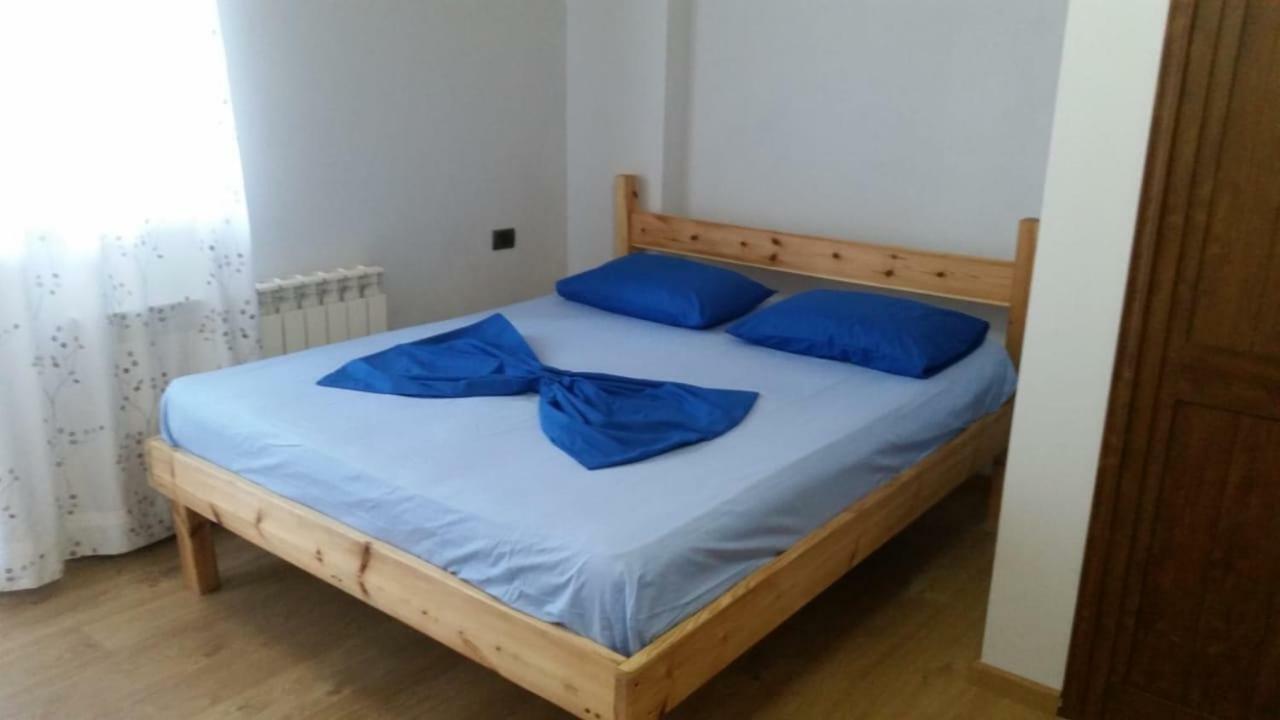 Bujtina E Tomorrit Hotel Ujanik Eksteriør billede