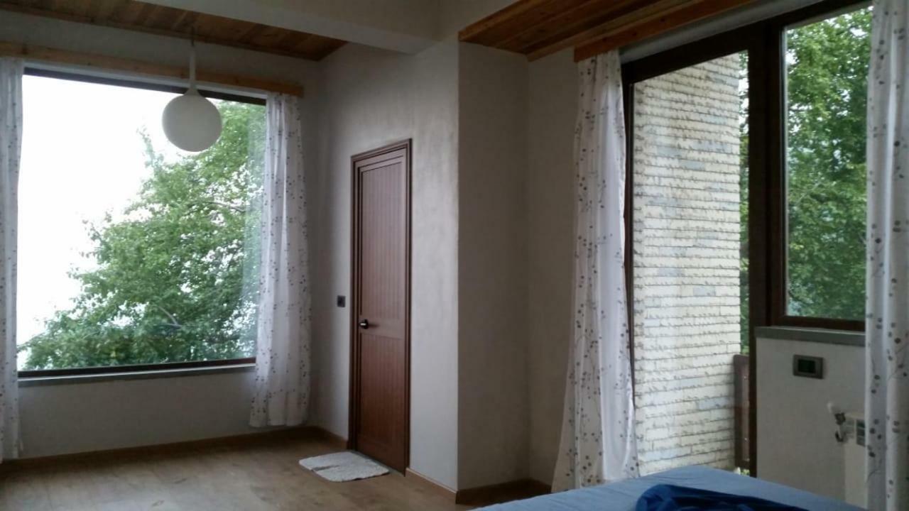 Bujtina E Tomorrit Hotel Ujanik Eksteriør billede