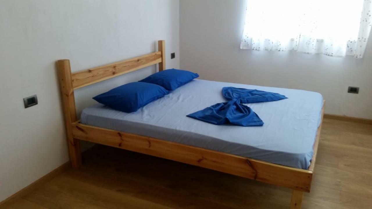 Bujtina E Tomorrit Hotel Ujanik Eksteriør billede
