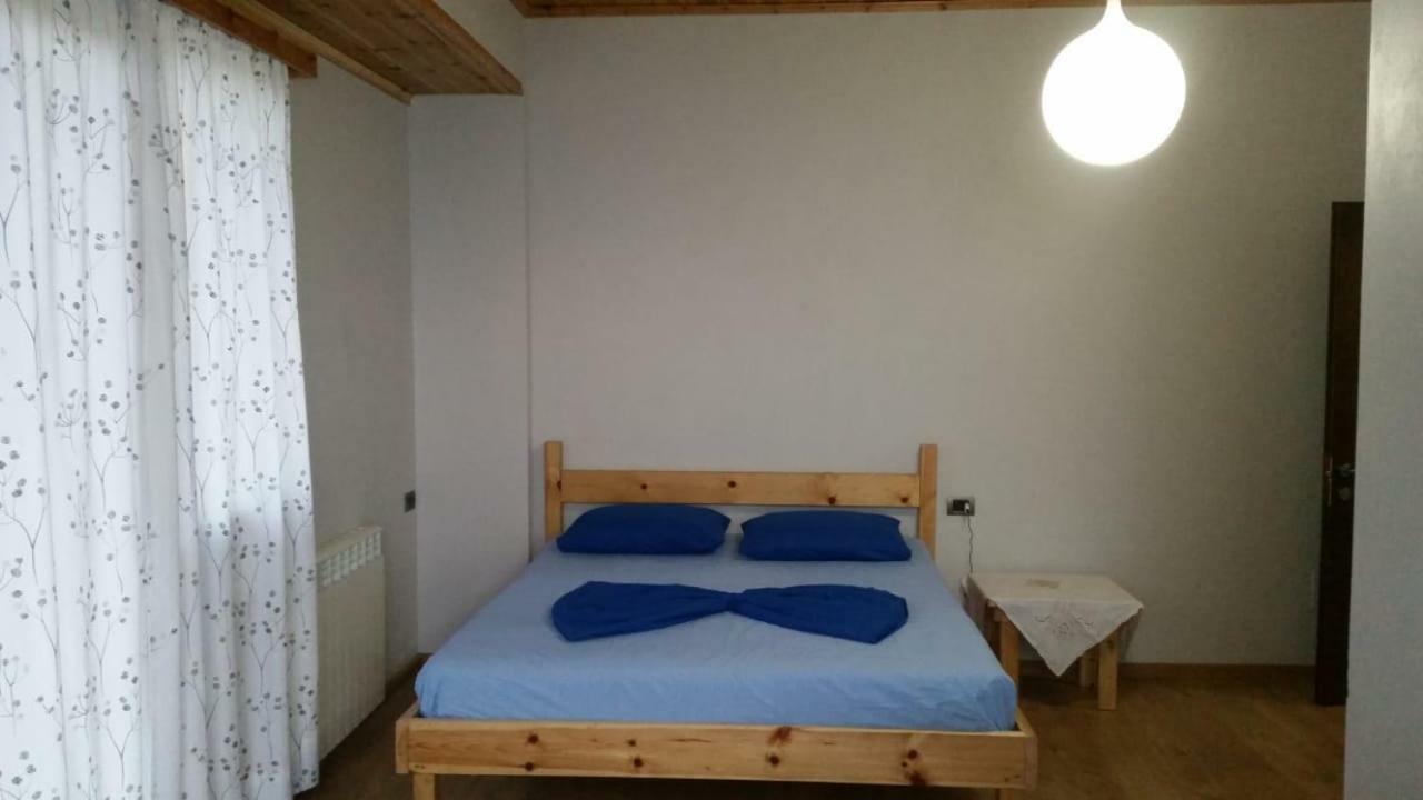 Bujtina E Tomorrit Hotel Ujanik Eksteriør billede